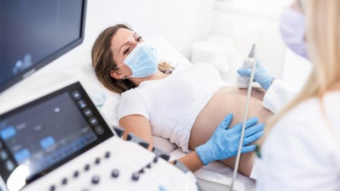 ABD Hastalık Önleme Merkezi: Kovid-19 erken doğum riskini artırıyor