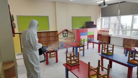 Sarıyer'de okullar dezenfekte ediliyor