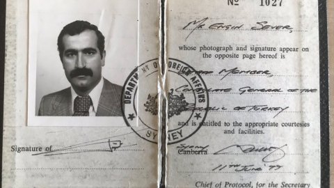 40 yıl önce şehit edilen Engin Sever’in diplomatik kimlik kartı yeğenine teslim edildi