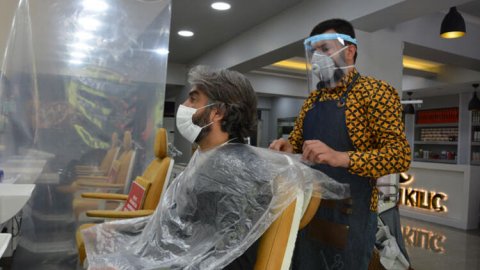 Prof. Dr. Tekin: Uzun sakal ve bıyık, koronavirüs bulaş riskini artırıyor