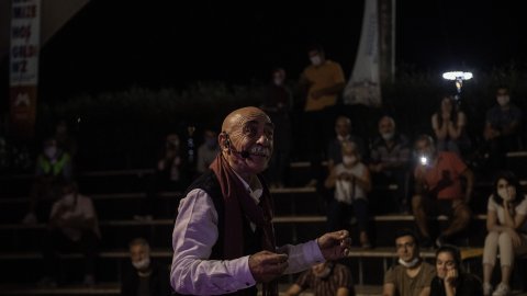 Büyükşehir yerel tiyatro topluluklarını Mersinliler'le buluşturdu