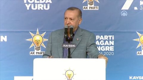 Erdoğan: Macron'un zihinsel noktada bir tedaviye ihtiyacı var