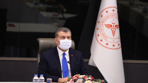 Sağlık Bakanı Koca, İstanbul'da üniversite rektörleri ve tıp fakültesi dekanlarıyla buluştu