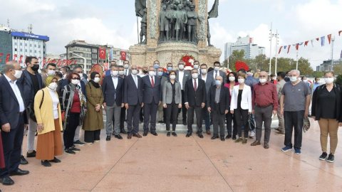 Taksim'de 29 Ekim töreni: AKP'liler katılmadı, CHP'ye engelleme girişimi