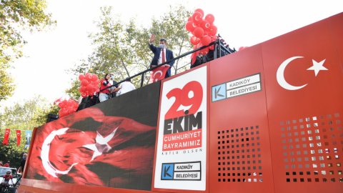 Kadıköy'de 'saat 19:23'te İstiklal Marşı' çağrısı 