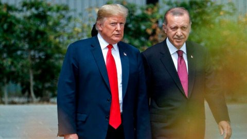 Erdoğan ile Trump arasında Halkbank trafiği! "Trump Türkiye'de 2,6 milyon dolar kazandı"