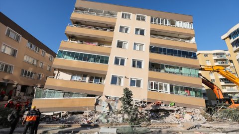 Depremin ardından yıkılan binalarla ilgili korkunç gerçek ortaya çıktı