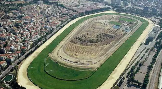 İzmir Şirinyer Hipodromu'nda yarışlar ertelendi