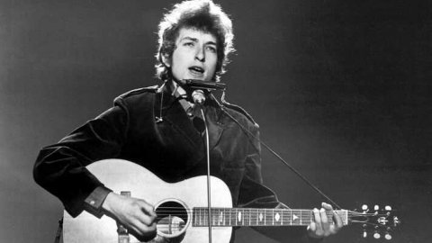 Bob Dylan'ın yayımlanmamış şarkı sözlerinin olduğu belgeler 495 bin dolara satıldı