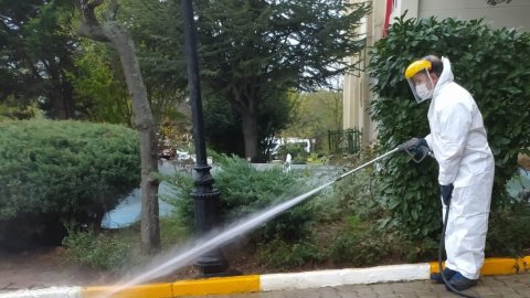 İstanbul'da huzurevi ve yaşlı bakım merkezleri dezenfekte edildi