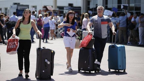 Yabancı ziyaretçi sayısı yüzde 72.5 azaldı