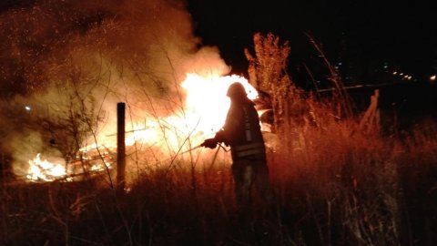 Silivri'de baraka alev alev yandı