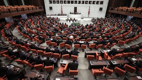 CHP'nin taslağı: Halka yasama ve veto hakkı verilecek