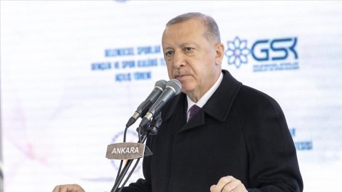 Erdoğan: Kendini bilen gençler yetiştirmeden geleceğimize güvenle bakamayız