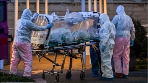 İngiltere'de son 24 saatte korkunç koronavirüs bilançosu