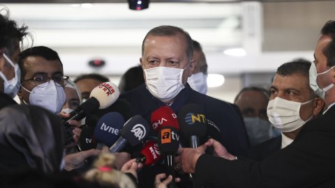 Cumhurbaşkanı Erdoğan koronavirüs aşısı olduktan sonra siyasi liderlere çağrıda bulundu