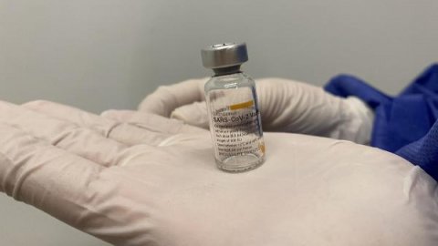 Kovid-19 aşısıyla ilgili açıklama: Nadir görülen yan etkiler, aşının tipine göre değişebilir