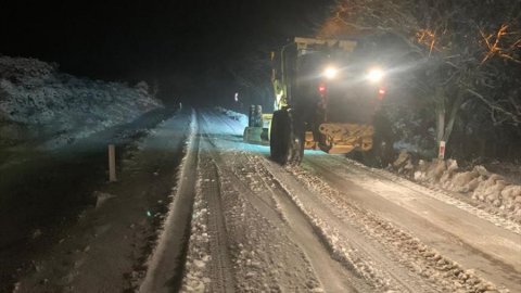 Sivas'ta 461 köy yolu kar nedeniyle ulaşıma kapandı