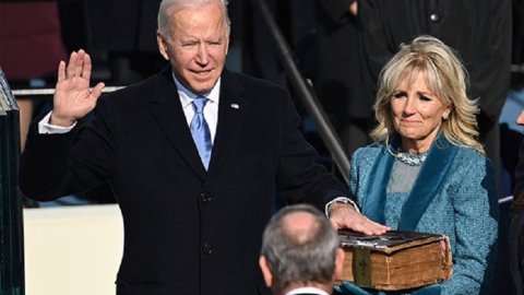 Joe Biden'ın el bastığı İncil'le ilgili dikkat çeken detay çok konuşuluyor
