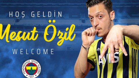 Mesut Özil, 3,5 yıllığına resmen Fenerbahçe'de