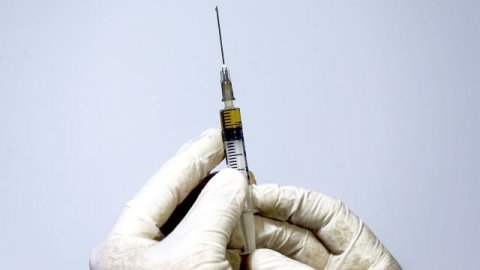 Mısır'da Kovid-19 aşısı uygulanmaya başlandı