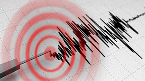Tacikistan'da 5,9 büyüklüğünde deprem meydana geldi