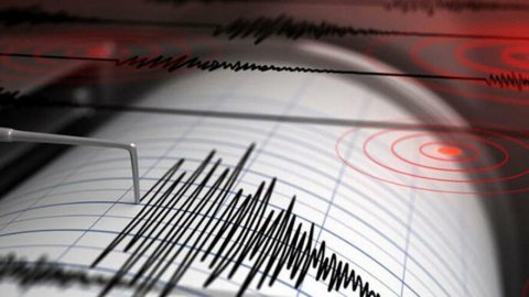  İran'ın güneybatısında 5,6 büyüklüğünde deprem