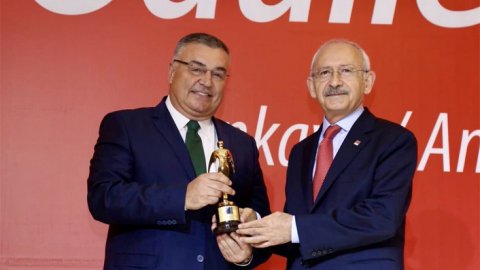 Kırklareli Belediye Başkanı Mehmet Siyam Kesimoğlu CHP'ye geçiyor! Rozetini takacak
