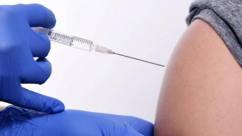 Çin, geniş kapsamlı kullanım için iki Kovid-19 aşısına daha onay verdi