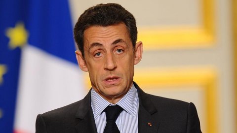 Sarkozy 3 yıl hapis cezasına çarptırıldı