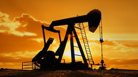 Emtia piyasaları: Petrol ve altın fiyatları geriledi