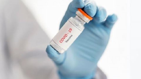 'Oxford-AstraZeneca aşısı Pfizer-BioNTech'e kıyasla iki kat daha fazla yan etkiye sahip' 