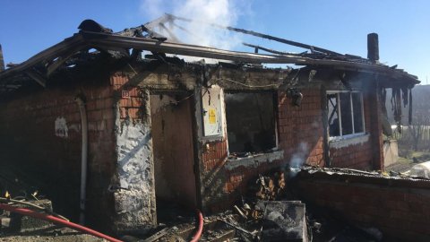 Bartın'da 2 katlı ev yandı