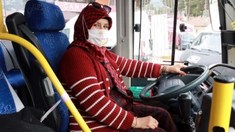 Kadın otobüs şoföründen 'Kadın isterse her işi başarıyla yapabilir' mesajı