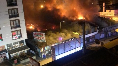 Kızılcahamam'daki çarşıda 20 iş yeri yandı