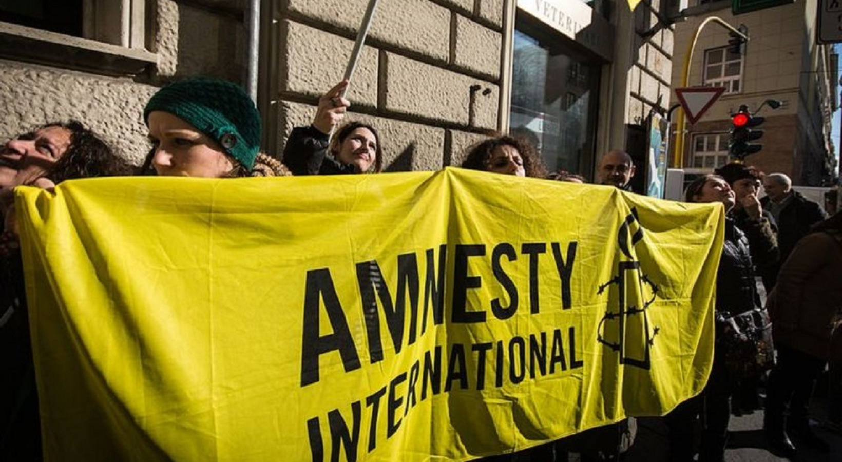 Амнистия компании. Amnesty International (Амнести Интернешнл). Amnesty International в России. Международная амнистия. Правозащитная организация Международная амнистия.