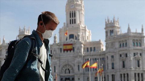 İspanya'da Kovid-19 nedeniyle son 24 saatte 126 kişi öldü
