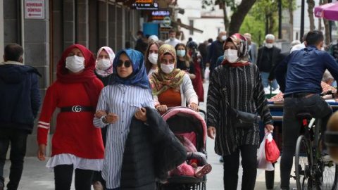 Diyarbakır'da maske ve sosyal mesafe kurallarına uyulmuyor