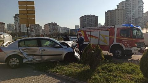 Ankara'da otomobiller çarpıştı: 3'ü çocuk 7 yaralı