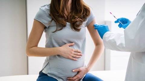 35 bin kişilik araştırma: Covid-19 aşısı hamileler için güvenilir mi?