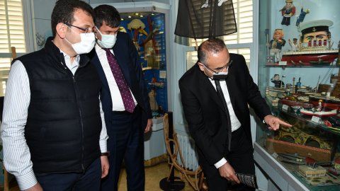 İBB Başkanı Ekrem İmamoğlu'ndan 23 Nisan'da Kadıköy'e sürpriz ziyaret
