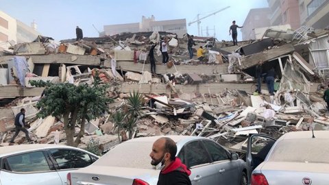 İzmir'de evleri yıkılan depremzedeye ev yerine "güçlendirme kredisi" çıktı