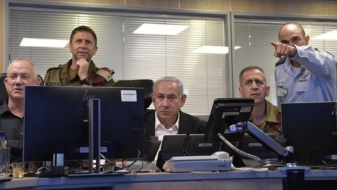 Netanyahu Gazze'ye yönelik hava saldırısını bizzat yönetti