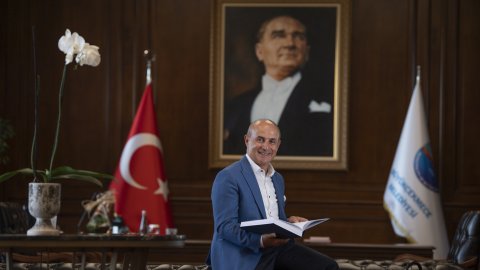 Büyükçekmece Belediye Başkanı Dr. Hasan Akgün'ün yeni kitabı: Sandık Oyunları