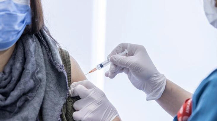 Kovid-19'la mücadele kapsamında uygulanan aşı miktarı 26 milyon 718 bin 508 oldu