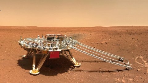 Çin'in Mars keşif aracı Kızıl Gezegen'den fotoğraf paylaştı