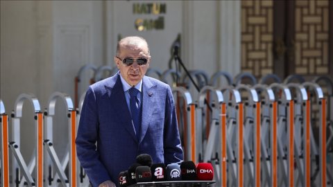 Erdoğan: Belediyenin önünde oturma eylemi yapın, sizin yanınızda yer alacağım