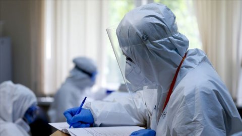 Koronavirüs salgınında can kaybı 49 bin 236'ya yükseldi  