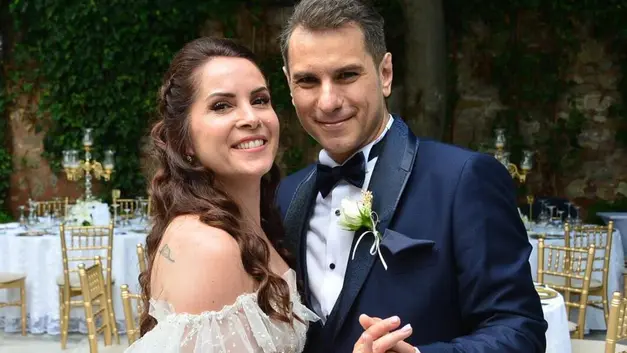 Oyuncu Sevinç Erbulak ve Volkan Cengen evlendi