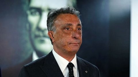 Ahmet Nur Çebi'den istifa kararı